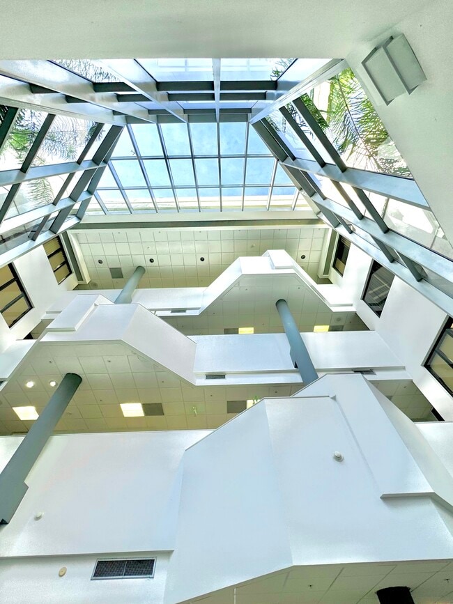 More details for 9050 Pines Blvd, Pembroke Pines, FL - Coworking for Lease