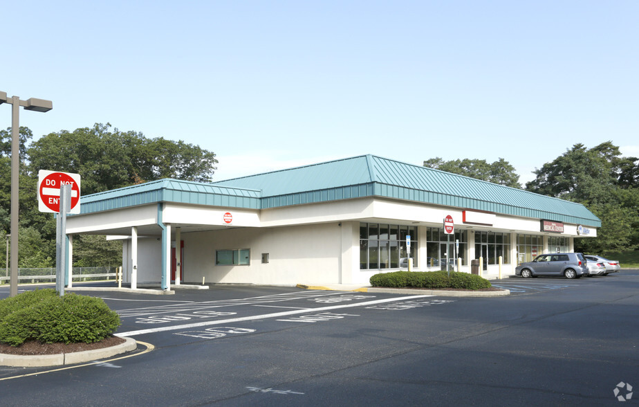 2-70 Ramtown Greenville Rd, Howell, NJ for lease - Building Photo - Image 1 of 12