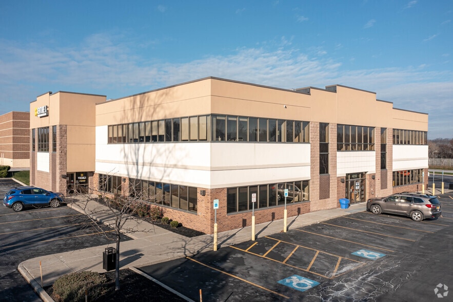 4050 W Ridge Rd, Rochester, NY for lease - Building Photo - Image 1 of 15