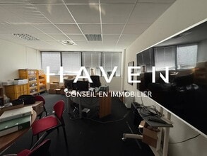 Flex in Marseille for lease Interior Photo- Image 2 of 5