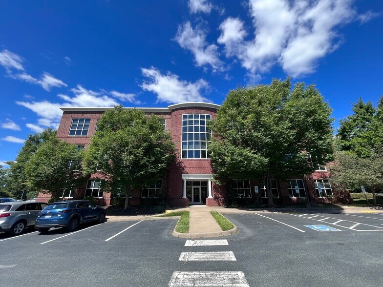 2410 Old Ivy Rd, Charlottesville, VA for sale - Building Photo - Image 1 of 1