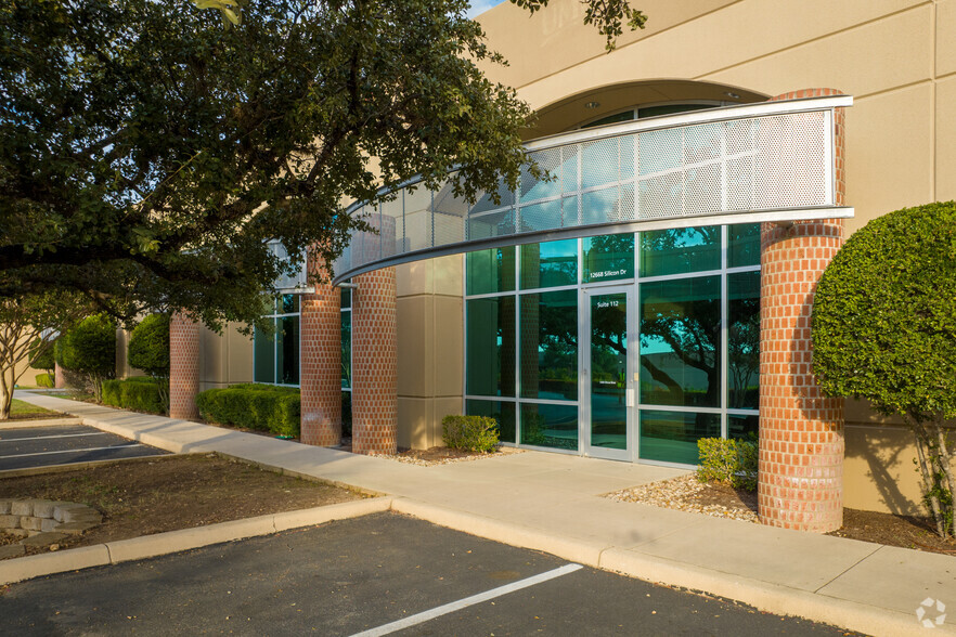 12668 Silicon Dr, San Antonio, TX for lease - Building Photo - Image 3 of 20