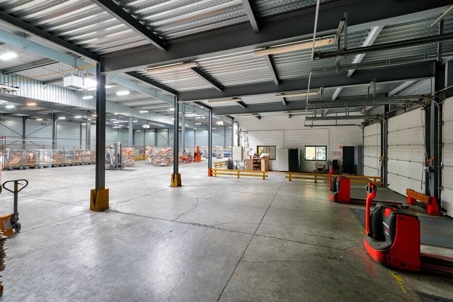 Industrial in Villeparisis for lease - Interior Photo - Image 1 of 1