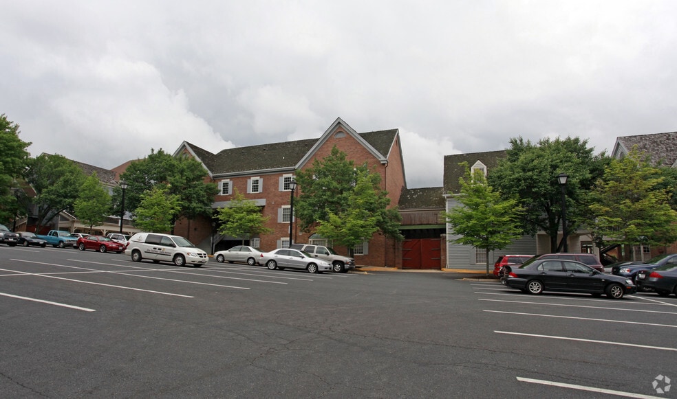 2241 Tacketts Mill Dr, Woodbridge, VA for lease - Building Photo - Image 2 of 7