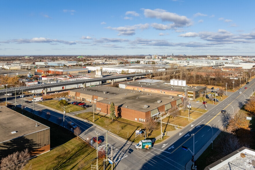 93-97 Boul Hymus, Pointe-claire, QC for sale - Aerial - Image 2 of 3