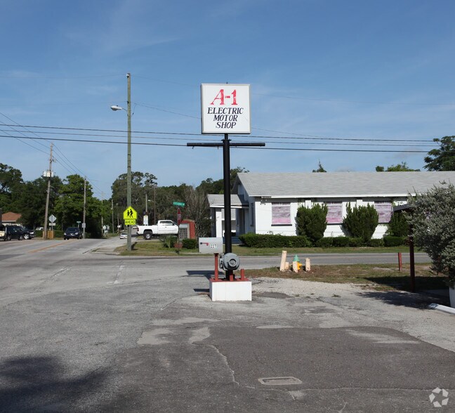 227 W Beresford Ave Deland FL - 227 W Beresford Ave Deland FL Building Photo 3 Large