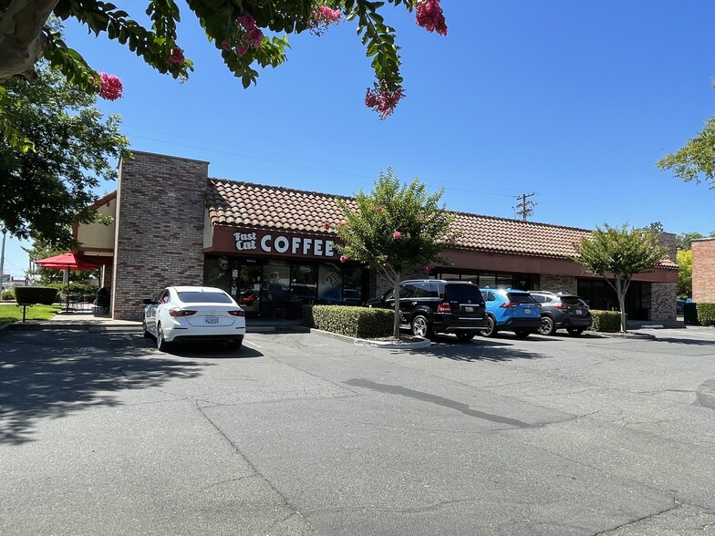 7901-7909 Fair Oaks Blvd, Carmichael, CA for lease - Building Photo - Image 1 of 4
