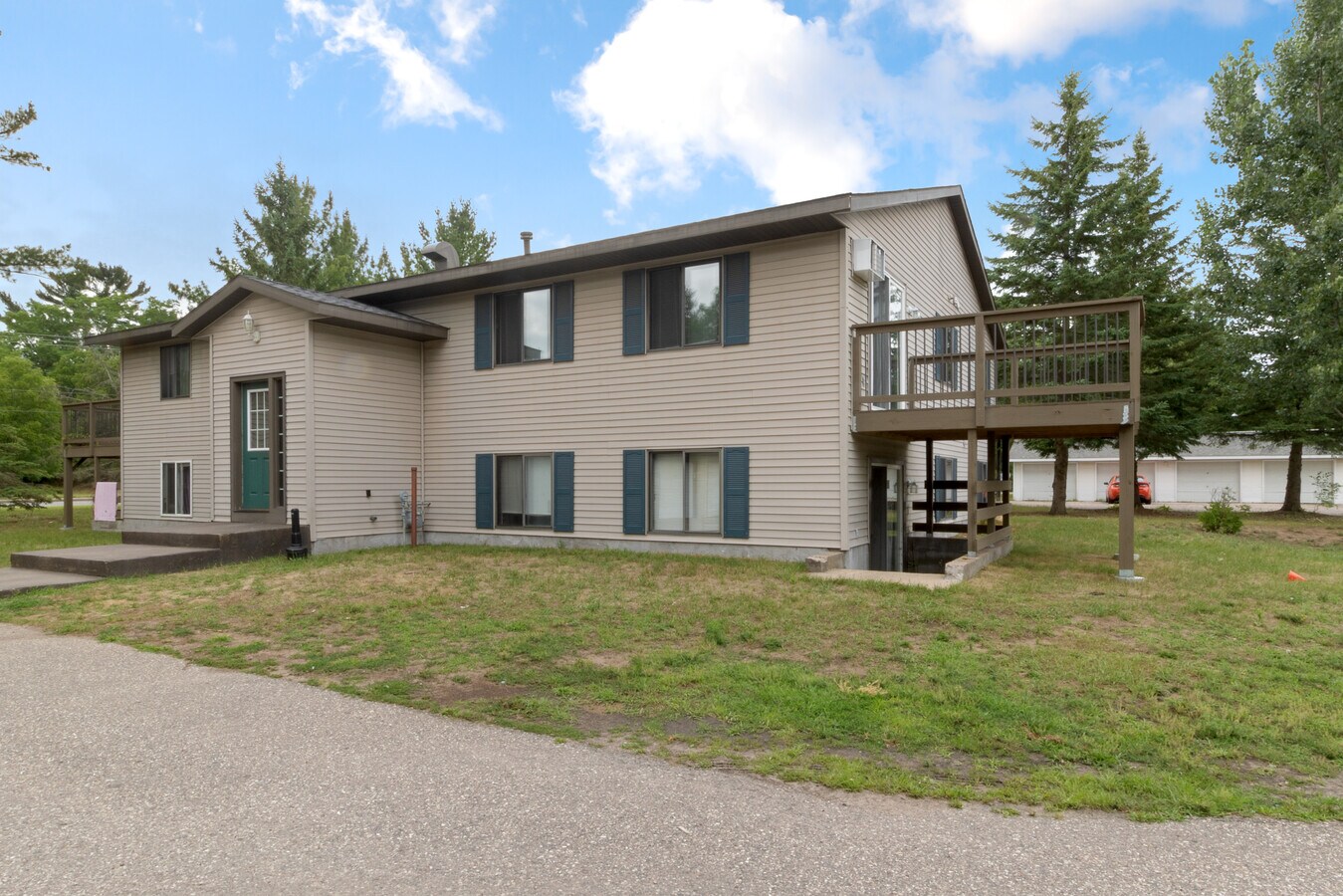 271 Shannon Ct, Plover, WI 54467