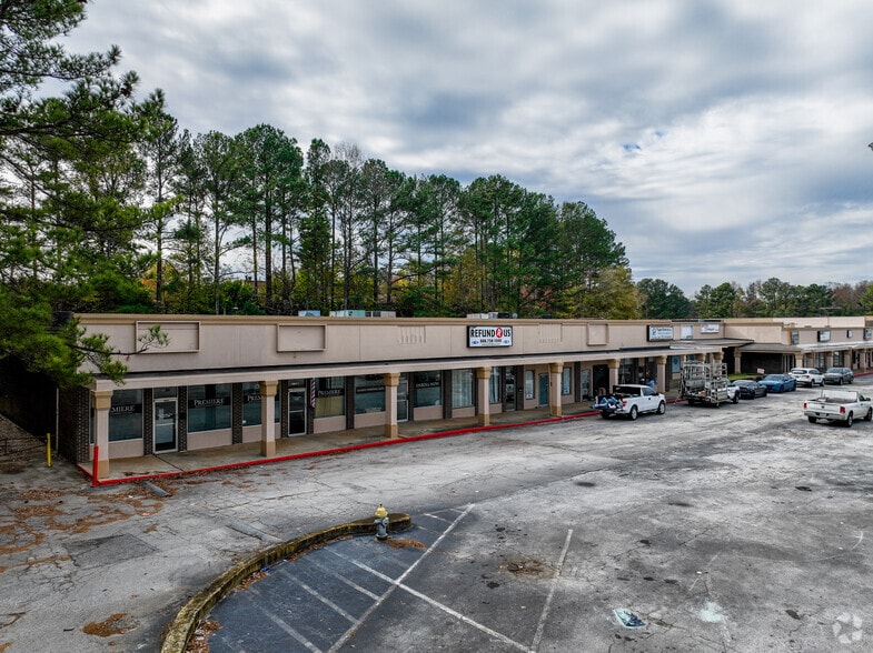 41754189 Snapfinger Woods Dr, Decatur, GA 30035