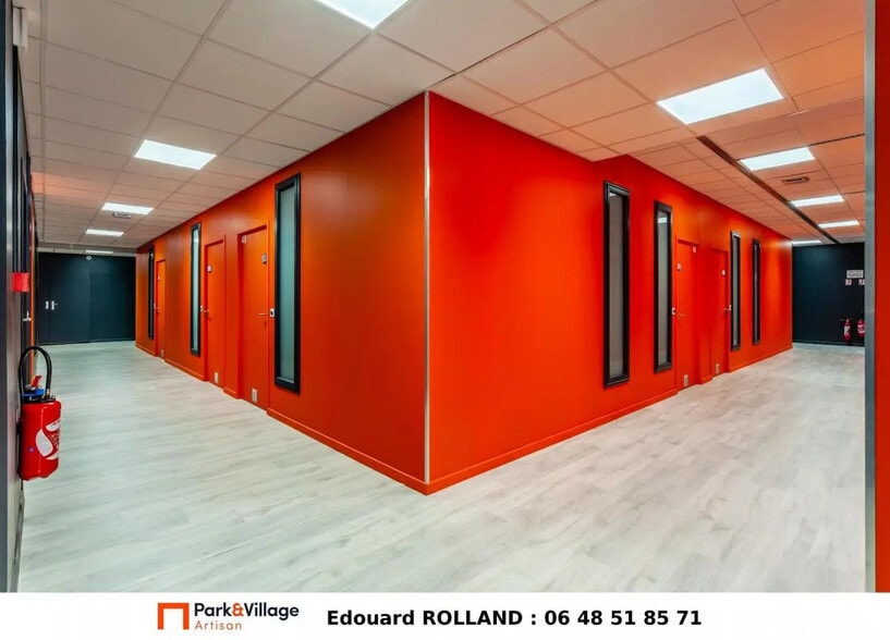 Office in Rillieux-la-Pape for lease - Interior Photo - Image 2 of 4