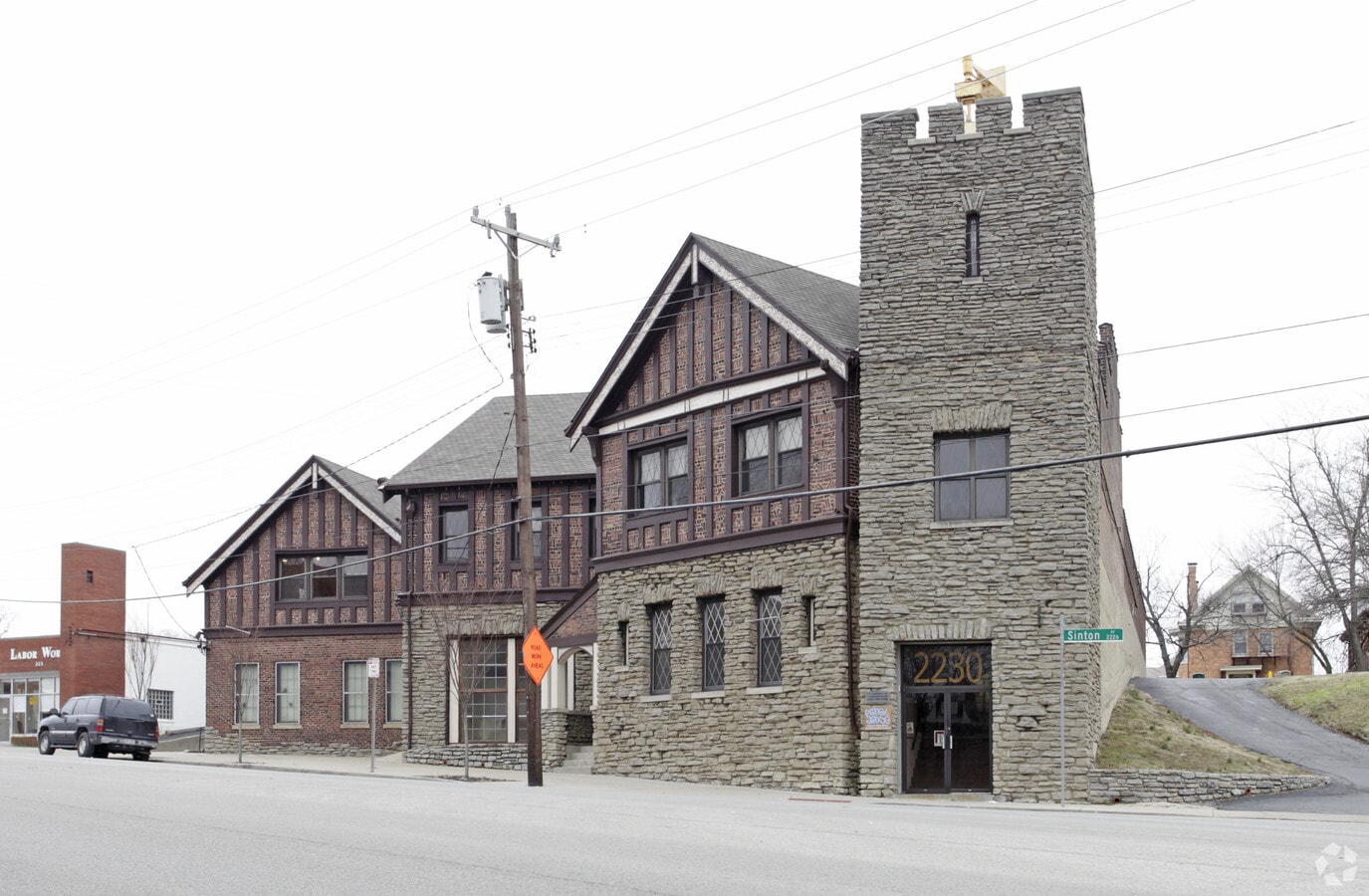 2230 Gilbert Ave, Cincinnati, OH 45206