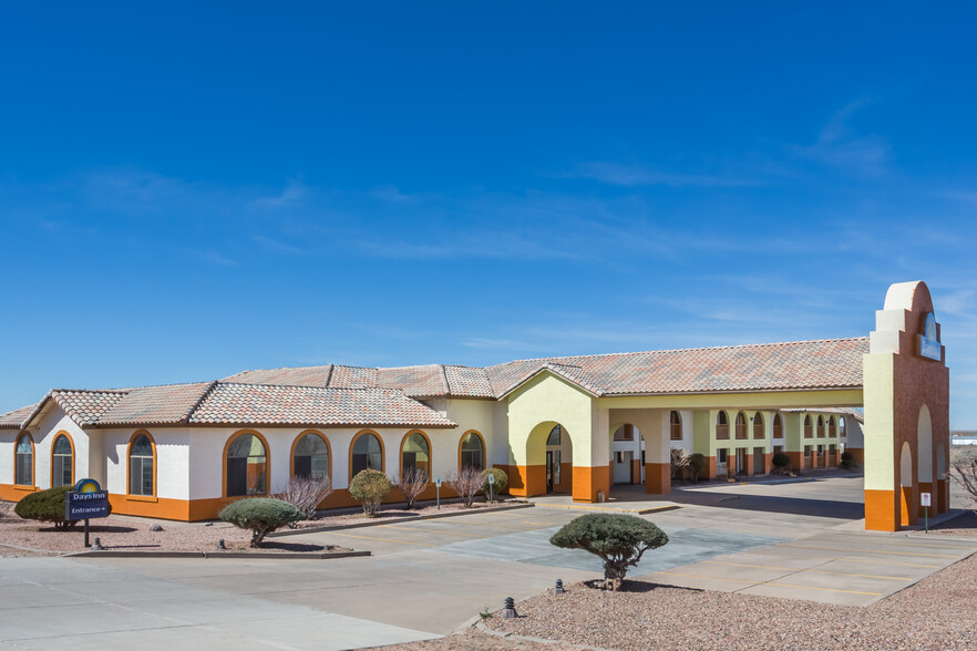 2601 Navajo Blvd, Holbrook, AZ for sale - Building Photo - Image 1 of 1