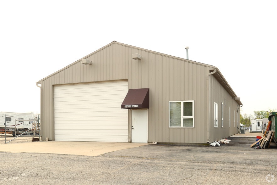 6684 Whitmore Lake Rd, Whitmore Lake, MI for sale - Primary Photo - Image 1 of 1