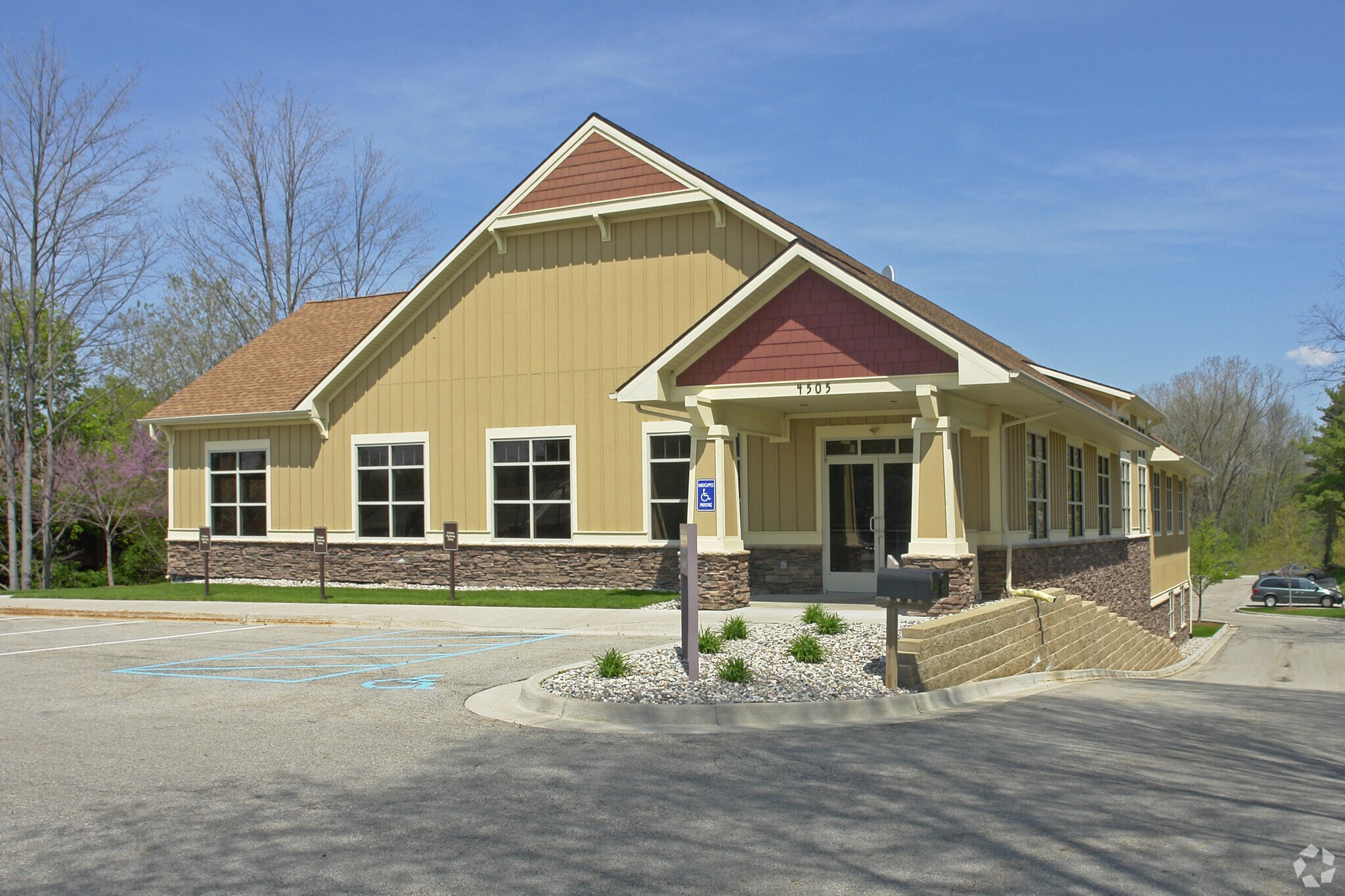 4505 Cascade Rd SE, Grand Rapids, MI for sale Primary Photo- Image 1 of 1