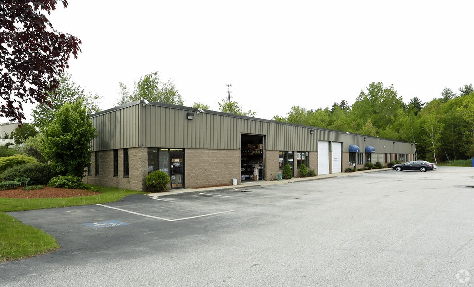 70 Zachary Rd, Manchester, NH for lease - Primary Photo - Image 1 of 28