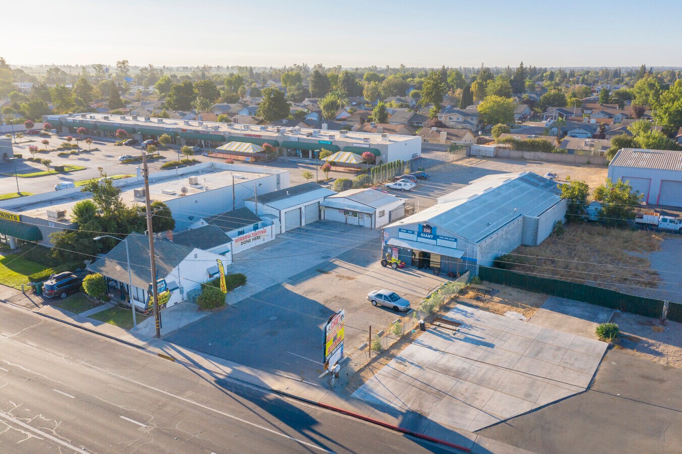 330 E Kettleman Ln, Lodi, CA 95240