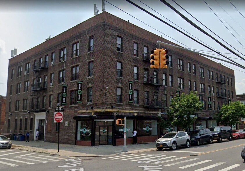 12 Newport St, Brooklyn, NY for sale - Building Photo - Image 1 of 1
