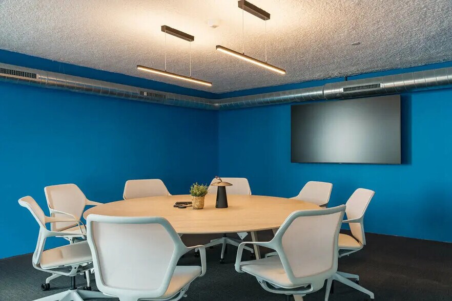 Office in Nantes for lease - Building Photo - Image 2 of 6