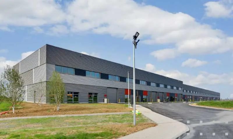 Flex in Le Thillay for lease - Building Photo - Image 3 of 5