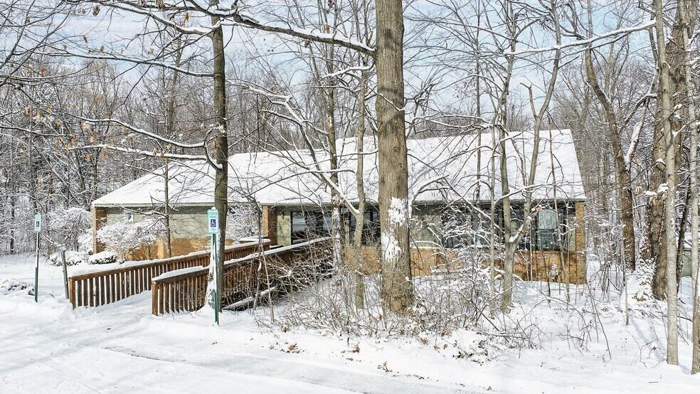 36216 Freedom Rd, Farmington Hills, MI 48335