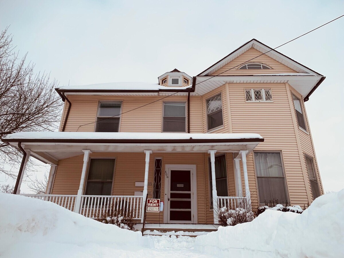 506 E Locust St, Davenport, IA 52803