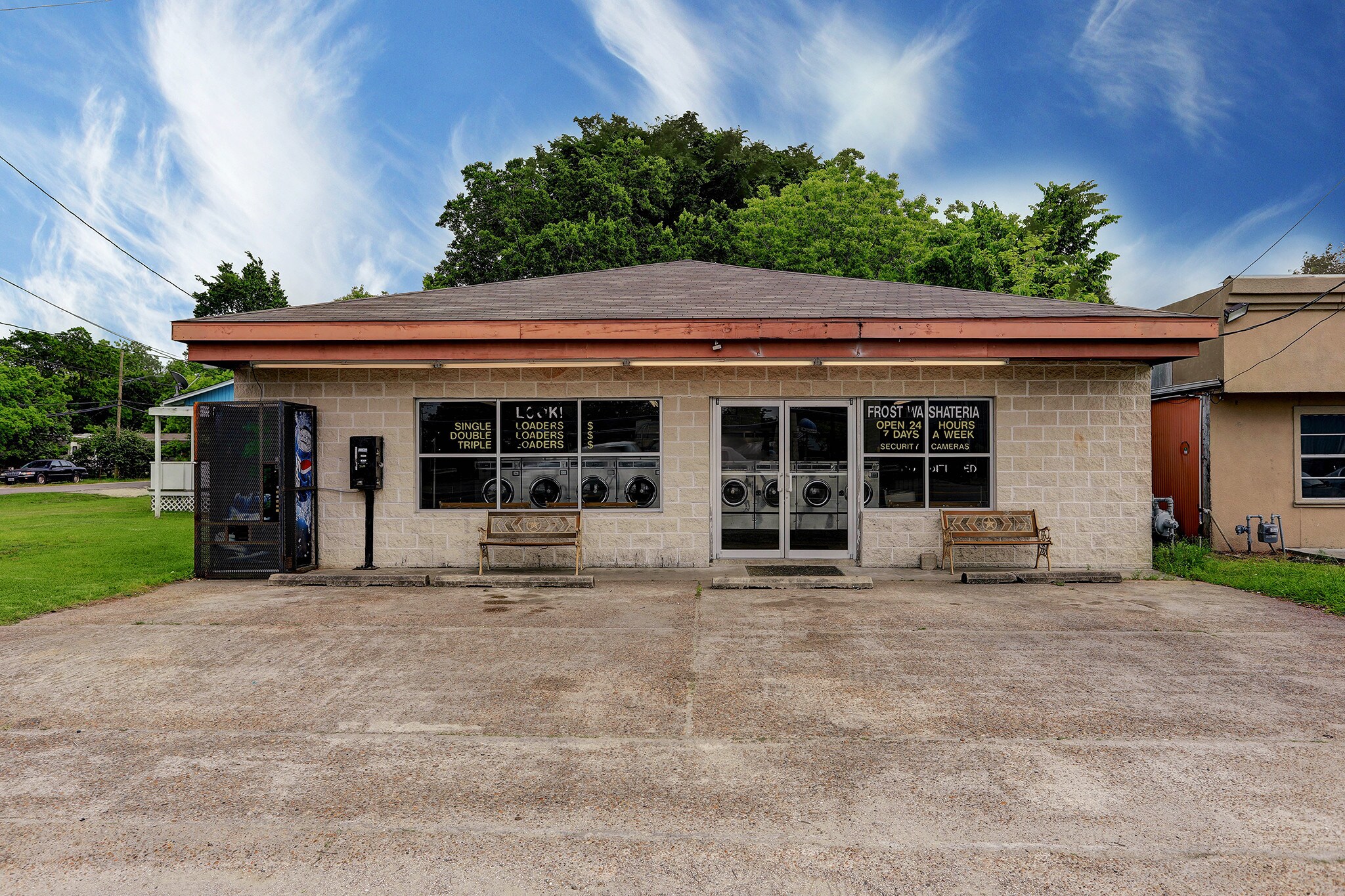 121 Grand Ave, Bacliff, TX for sale Primary Photo- Image 1 of 1