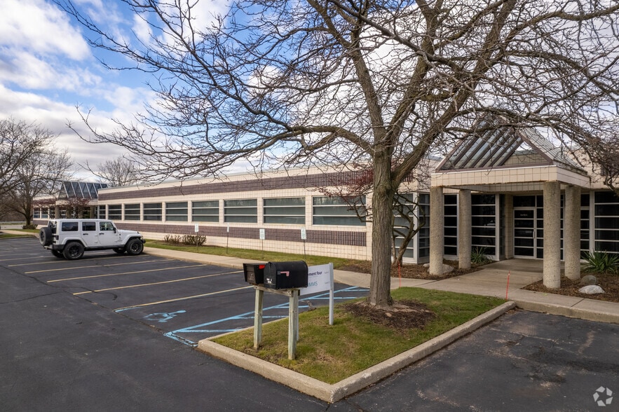 3230 Broadmoor Ave SE, Grand Rapids, MI for sale - Building Photo - Image 3 of 6