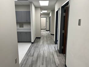 3915 Cascade Rd, Atlanta, GA for lease Interior Photo- Image 2 of 18