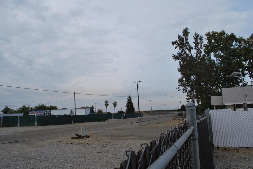 12712 McKinley ave, Sanger, CA for lease - Building Photo - Image 3 of 9