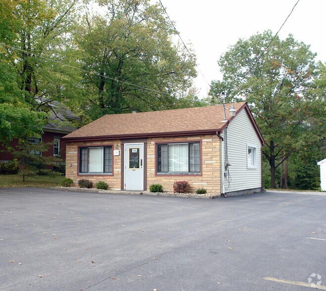 180 Youngstown Rd, Hubbard, OH for sale - Building Photo - Image 1 of 1