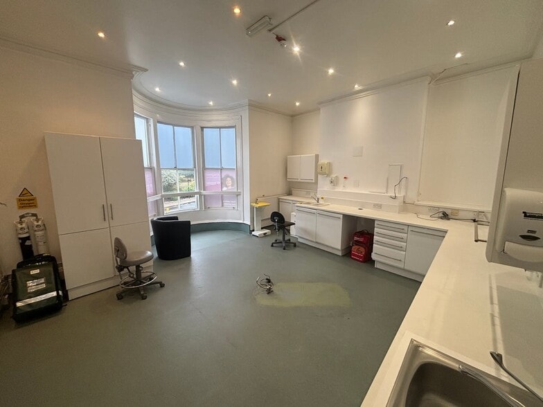 16-20 Brunswick Pl, Southampton for lease - Building Photo - Image 2 of 9