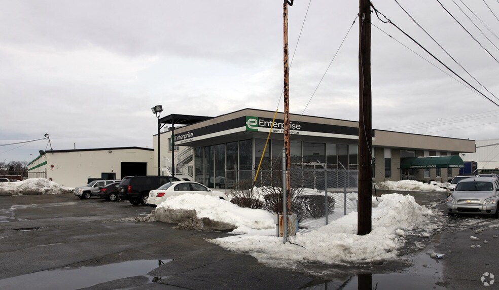 333 Niantic Ave, Cranston, RI for sale - Primary Photo - Image 1 of 1