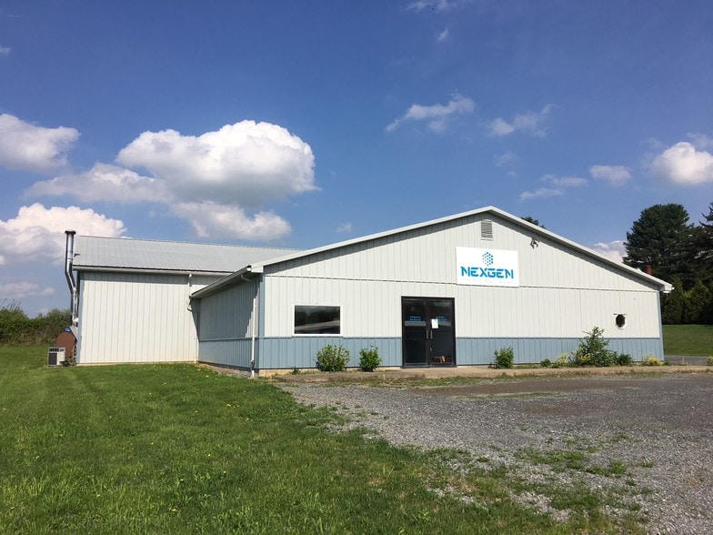 529 Maple St, Millerstown, PA for sale - Primary Photo - Image 1 of 1