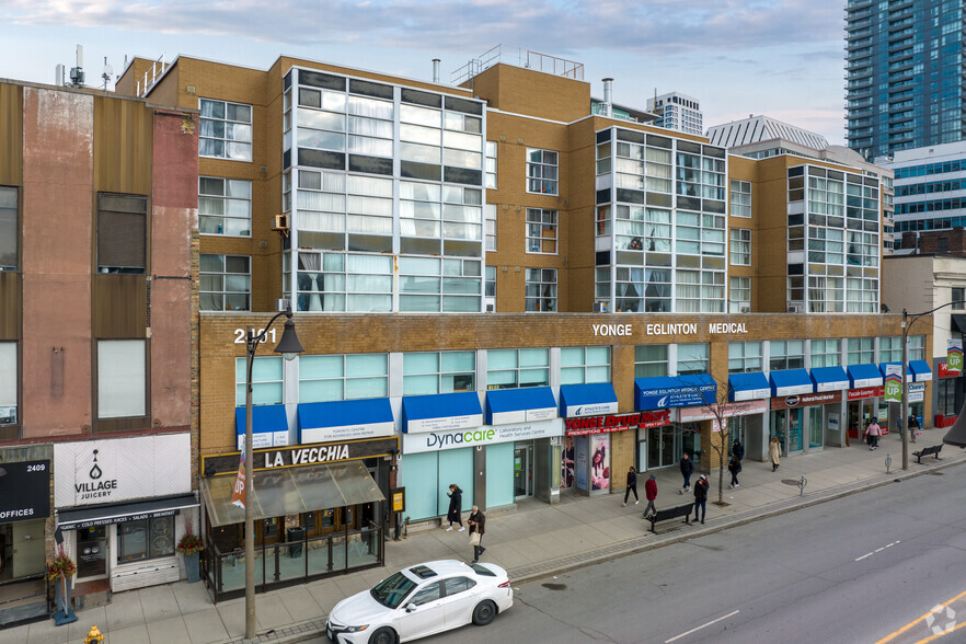 2401 Yonge St, Toronto, ON for lease - Building Photo - Image 2 of 4