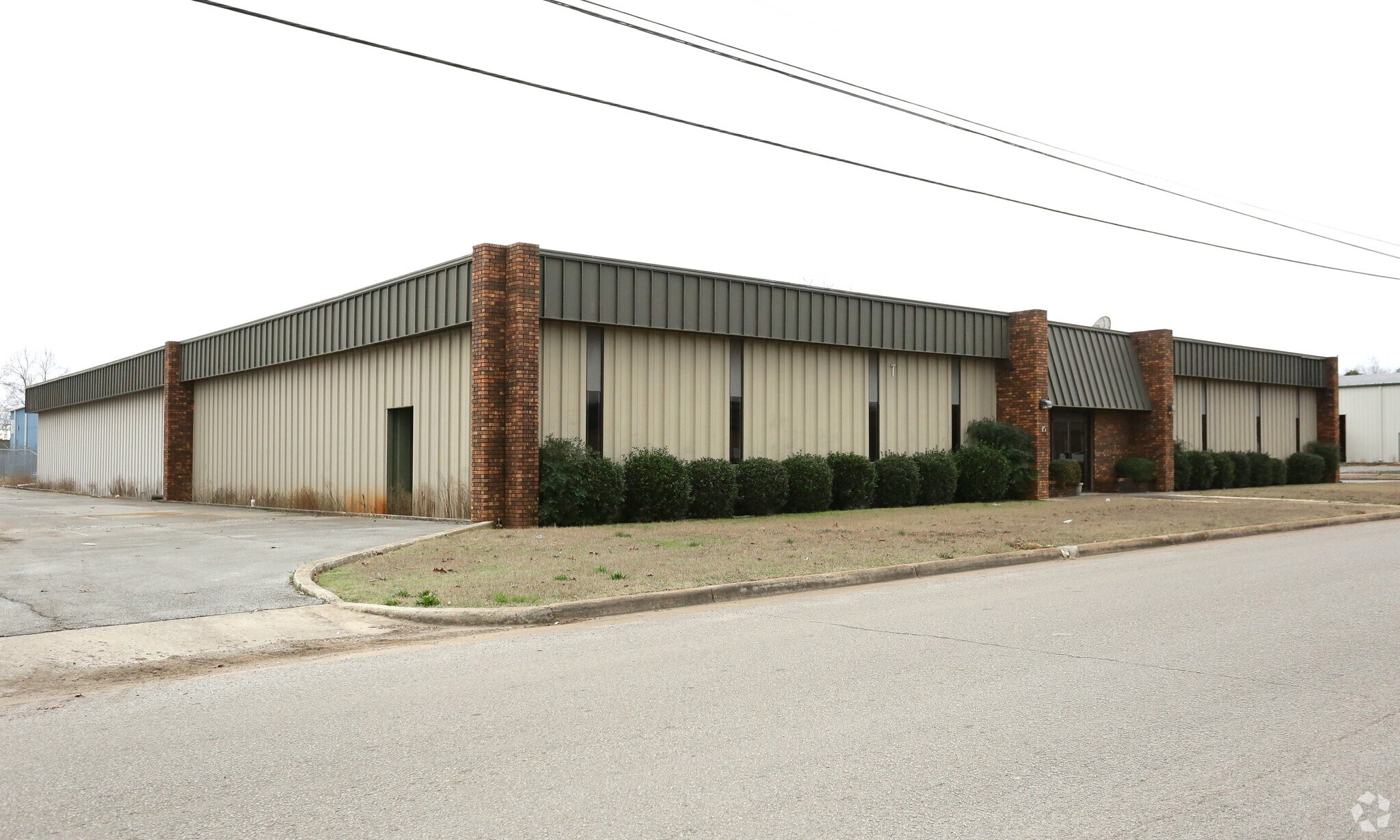 4825 Commercial Dr NW, Huntsville, AL 35816 Industrial for Lease