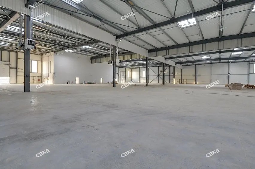 Office in Le Thillay for lease - Building Photo - Image 2 of 11