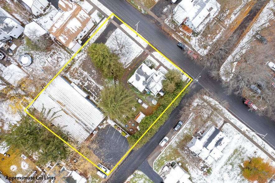 210 Orchard St, Fayetteville, NY for sale - Building Photo - Image 2 of 19