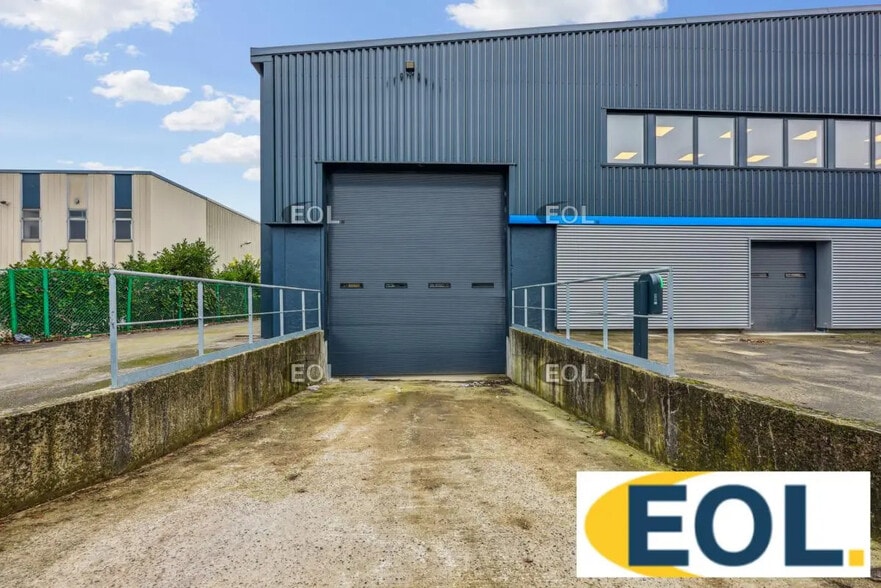 Industrial in Le Blanc-Mesnil for lease - Building Photo - Image 1 of 12
