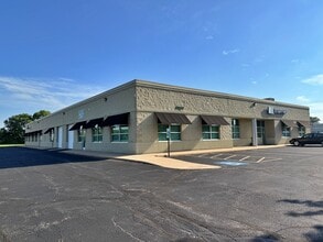 9950 Alpine Rd, Machesney Park, IL for lease Interior Photo- Image 2 of 11