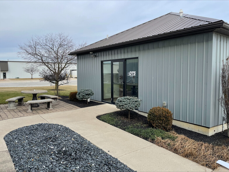 1100 Tower Dr, Fort Loramie, OH for lease - Building Photo - Image 1 of 5