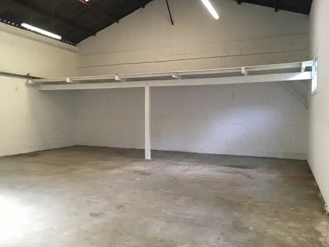 Flex in Mouans-Sartoux for lease - Interior Photo - Image 2 of 6