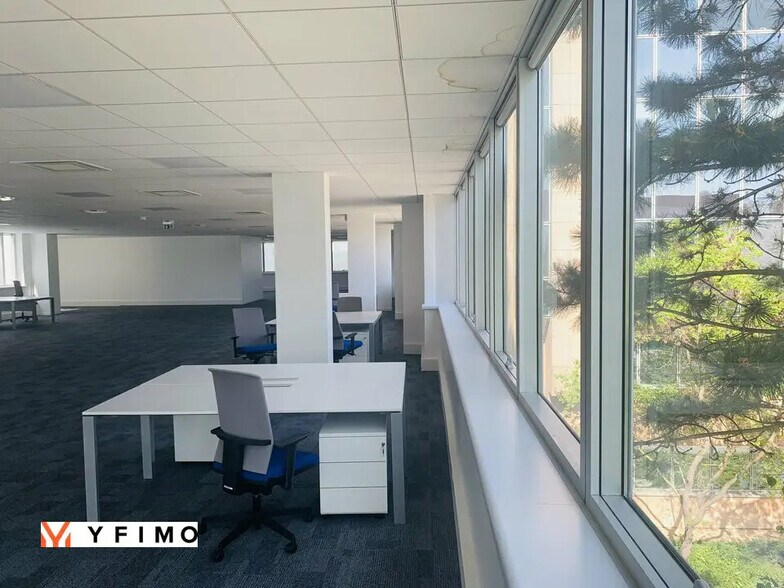 Office in Vélizy-Villacoublay for lease - Interior Photo - Image 3 of 6