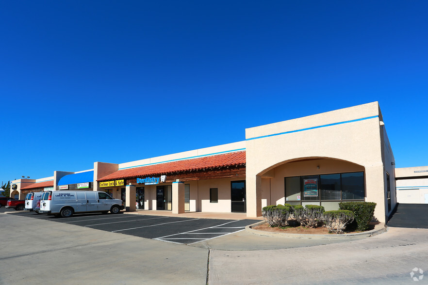 999 E Fry Blvd, Sierra Vista, AZ for lease - Building Photo - Image 2 of 4