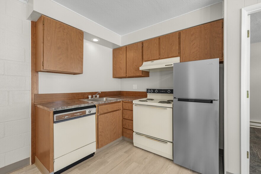 118 Engle Ave, Molalla, OR for sale - Building Photo - Image 3 of 34