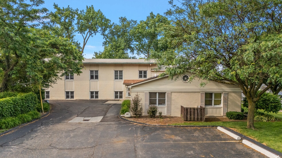 20789 Harper Ave, Harper Woods, MI for sale - Building Photo - Image 2 of 17