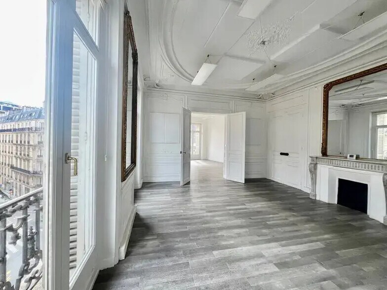 Office in Paris for lease - Interior Photo - Image 1 of 11