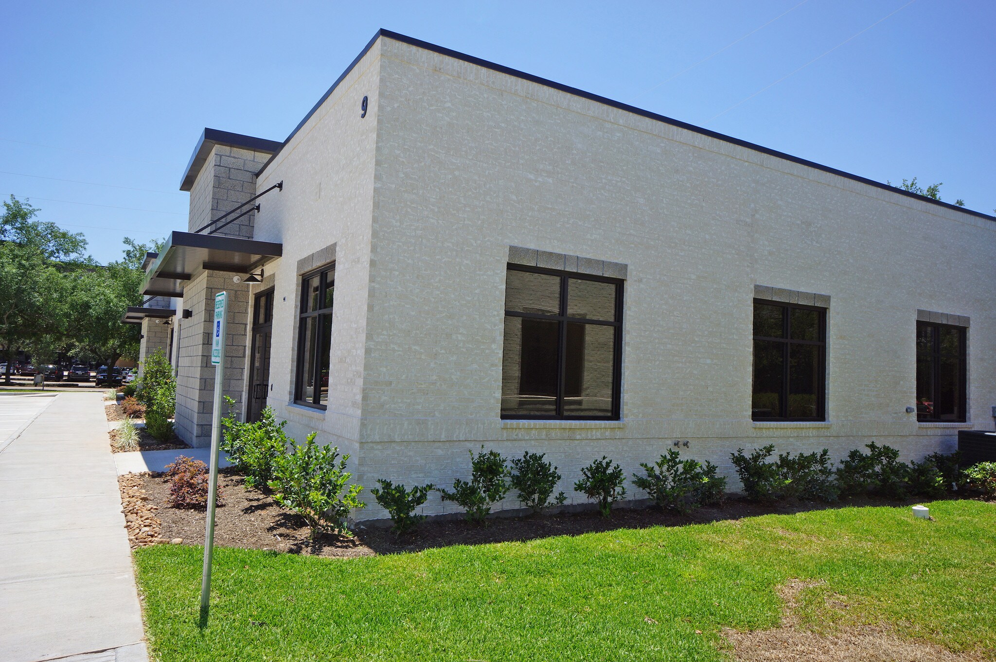 12930 Dairy Ashford Rd, Sugar Land, TX for lease Building Photo- Image 1 of 15