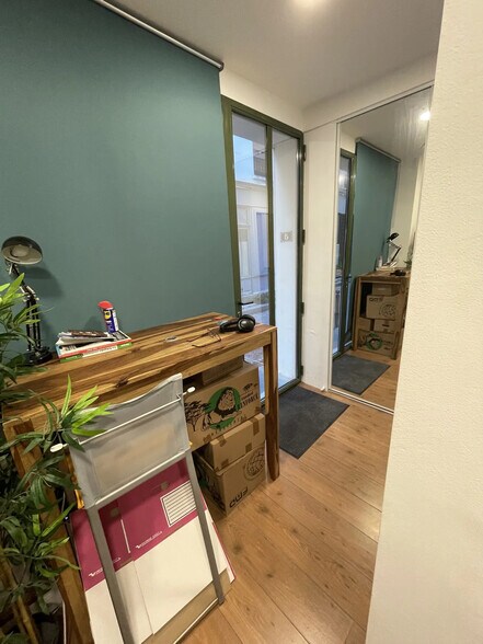 5 Passage Driancourt, Paris for lease - Interior Photo - Image 3 of 3