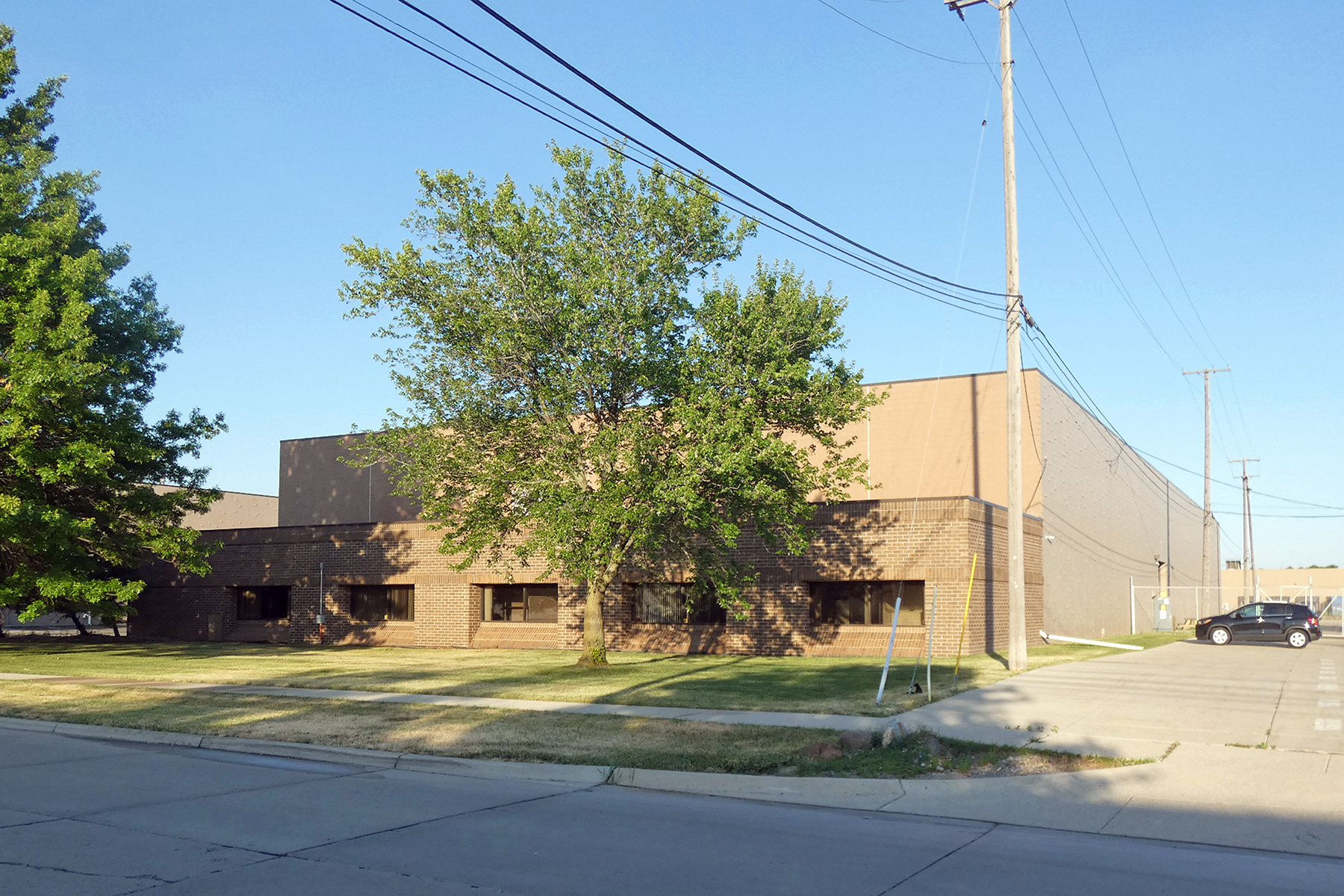 32439 Industrial Dr, Madison Heights, MI for sale Building Photo- Image 1 of 1