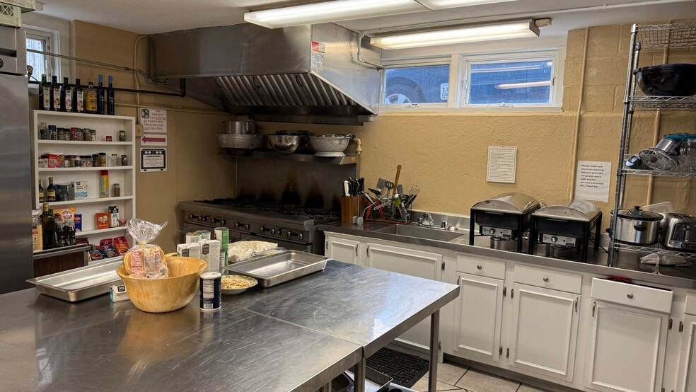 82 School St, Hyannis, MA for sale - Building Photo - Image 3 of 7